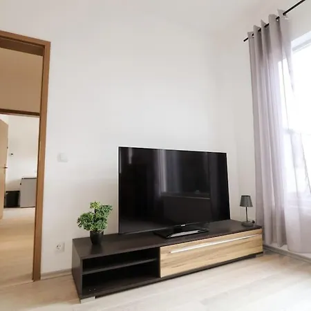 Mit Kueche Und Guter Anbindung! Διαμέρισμα Strassenhaus